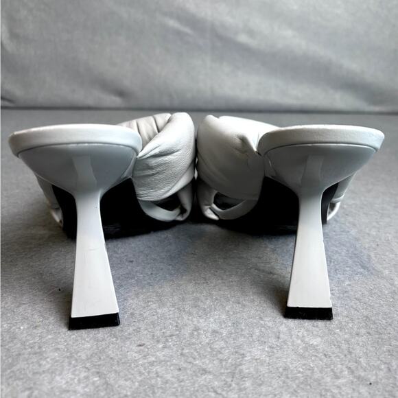 Marc Fisher Gray Leather Slip On Party Wedding Holiday Evening Sandal NEW Size 8 - Picture 5 of 7